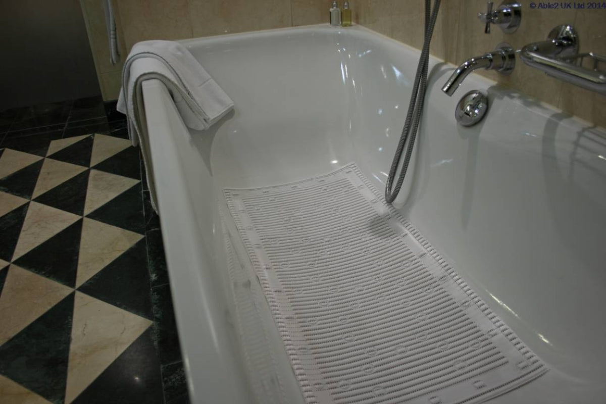 White StayPut long anti-slip bath mat (image 2)