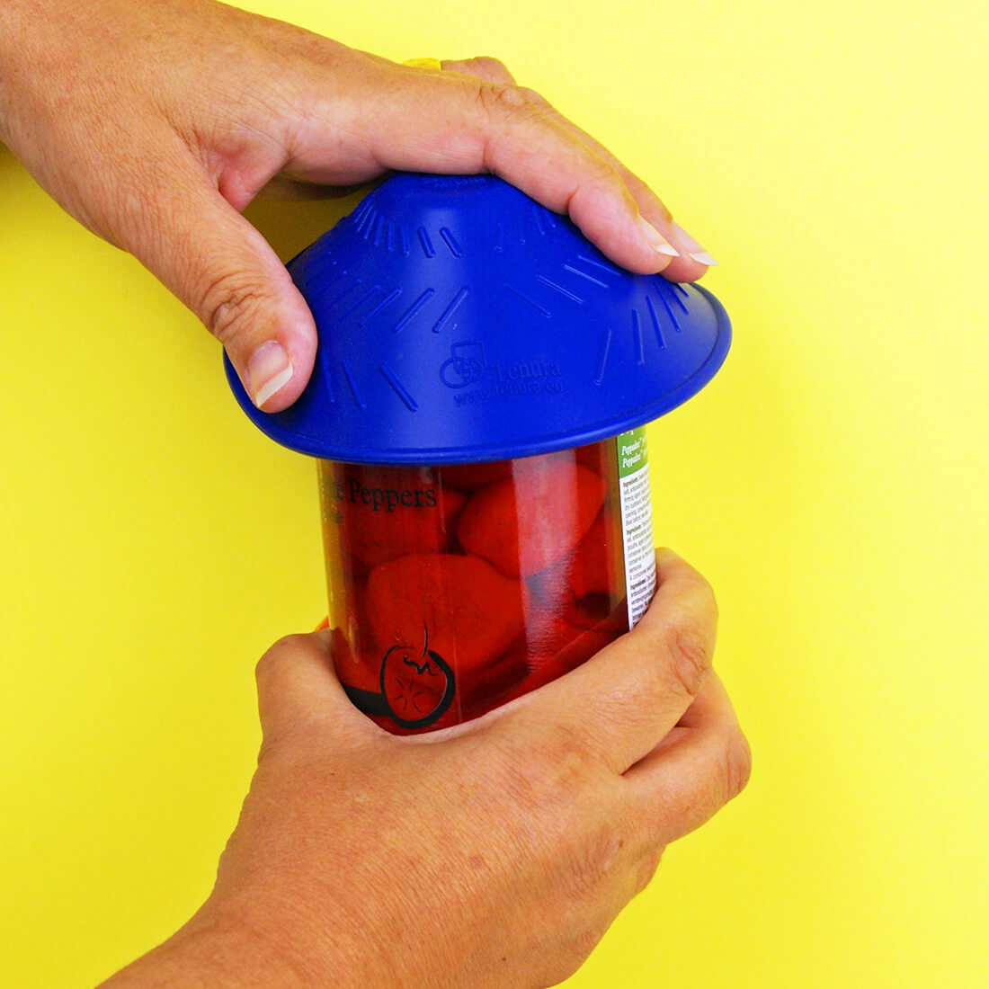 Tenura dome-shaped silicone jar opener (image 2)