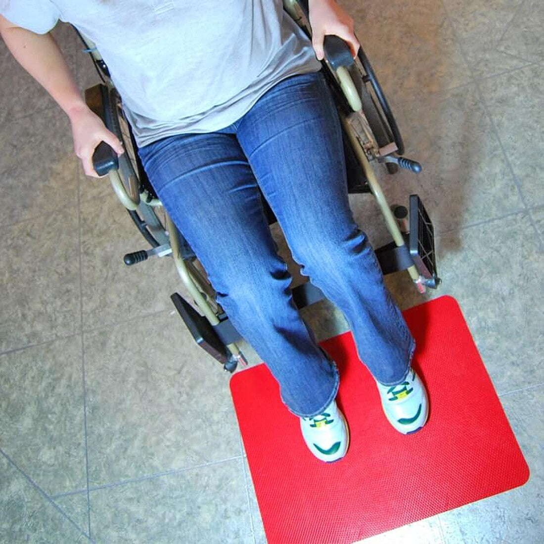 Tenura blue silicone anti-slip floor mat (image 3)