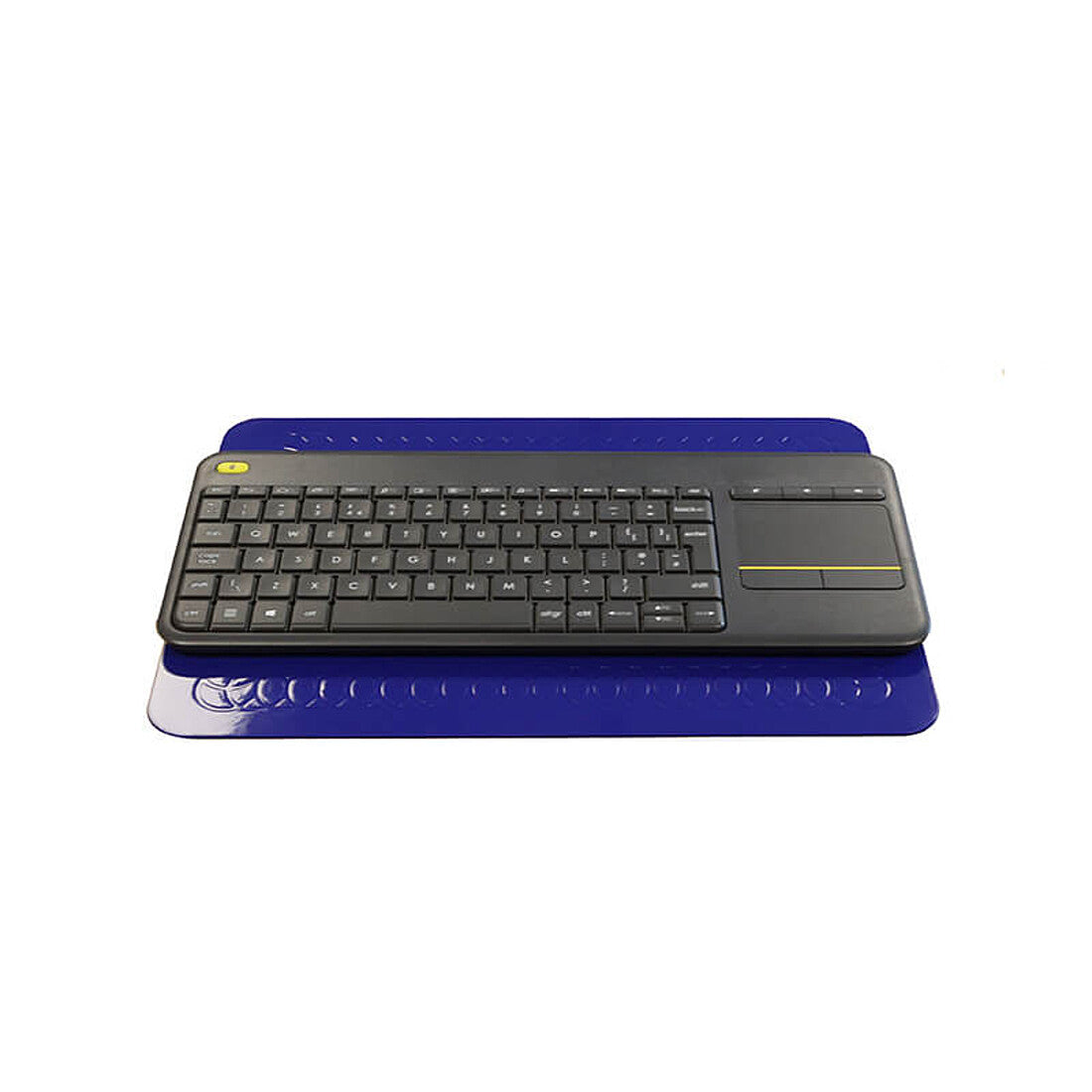Tenura yellow silicone anti-slip table mat under a plate (image 5)