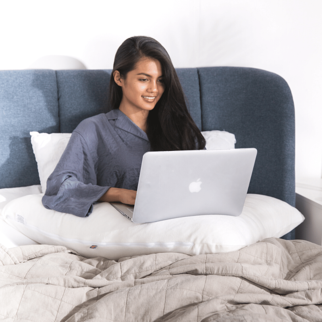 Putnams large V-shaped support pillow (image 4)